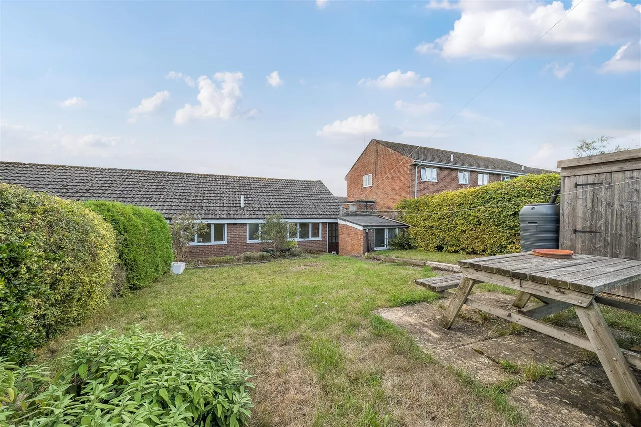 Paddock Close, Enford, SN9, photo 17
