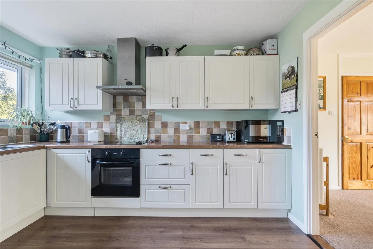 Paddock Close, Enford, SN9, photo 11