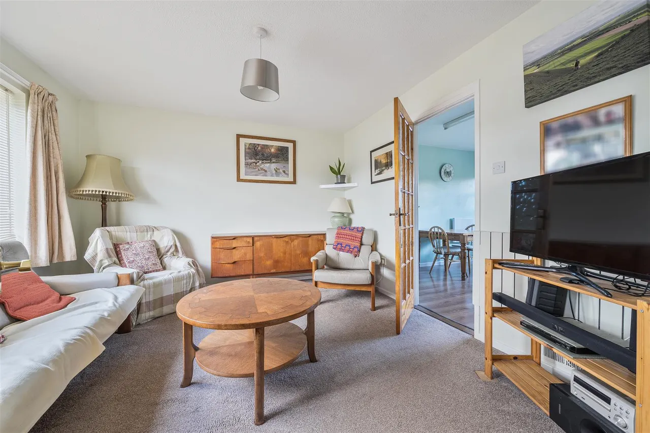Paddock Close, Enford, SN9, photo 3