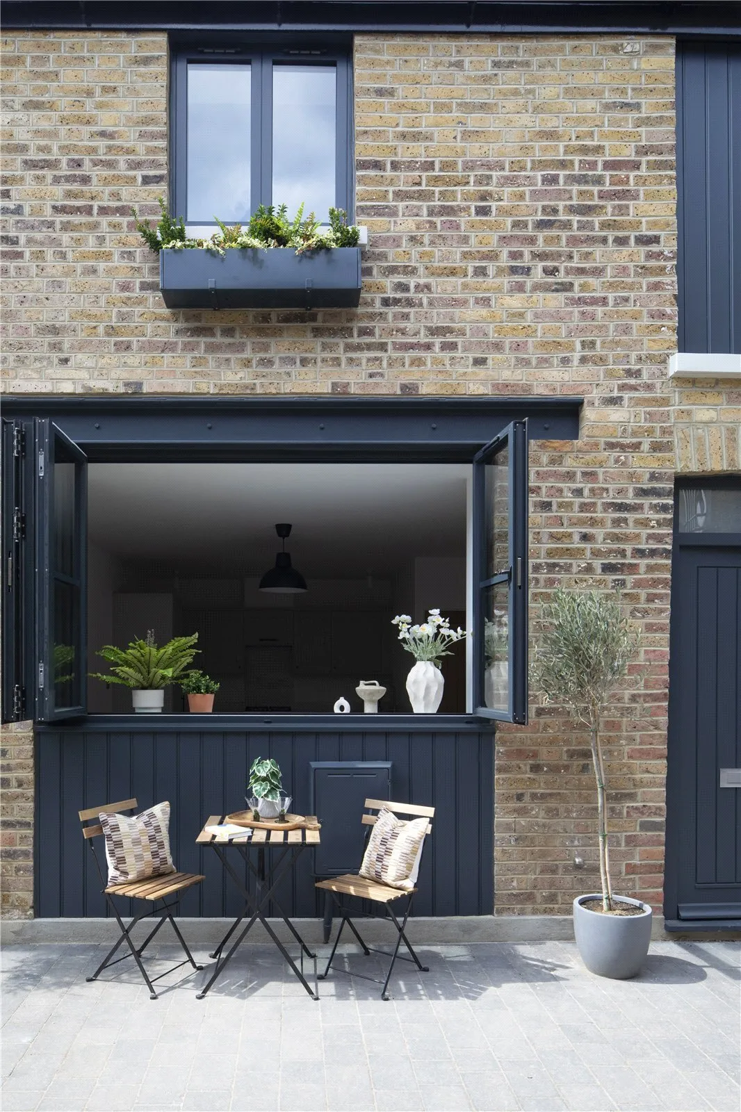 Brixtow Mews, London, SW2, photo 11