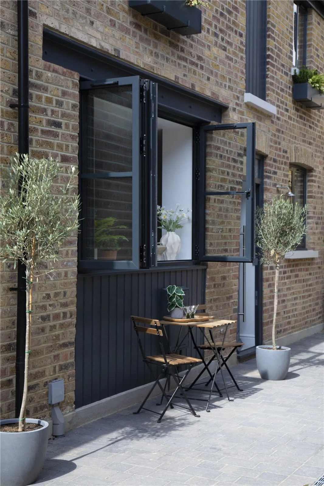 Brixtow Mews, London, SW2, photo 14