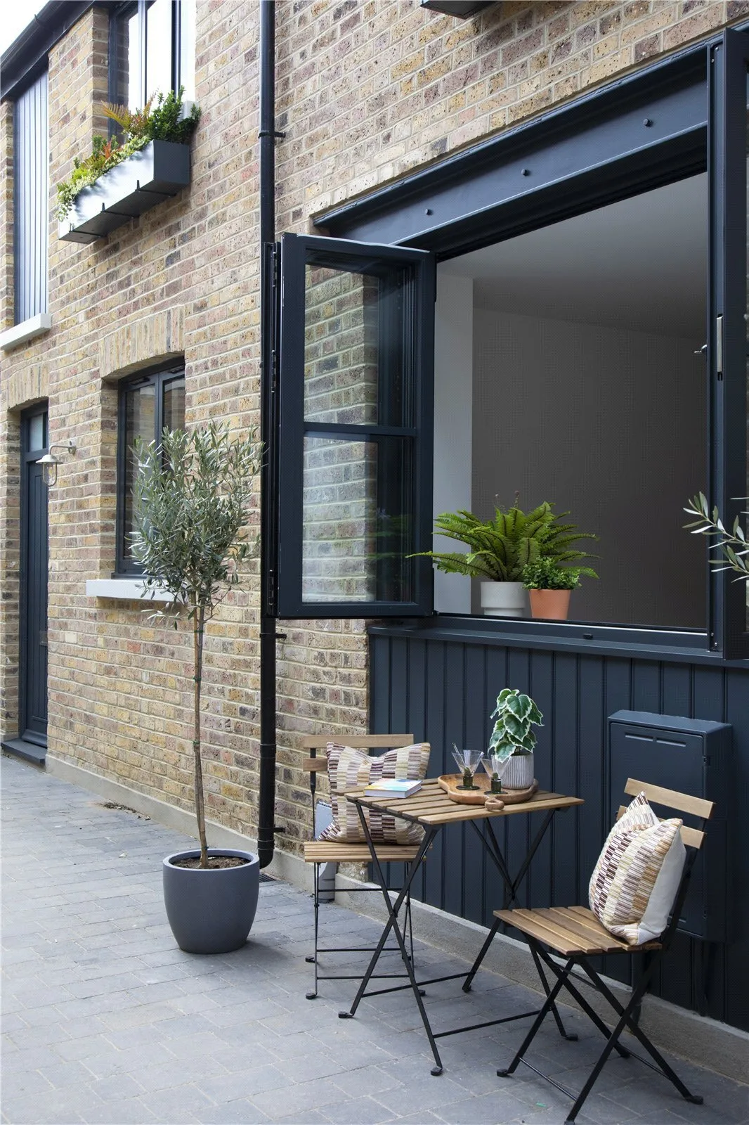 Brixtow Mews, London, SW2, photo 13