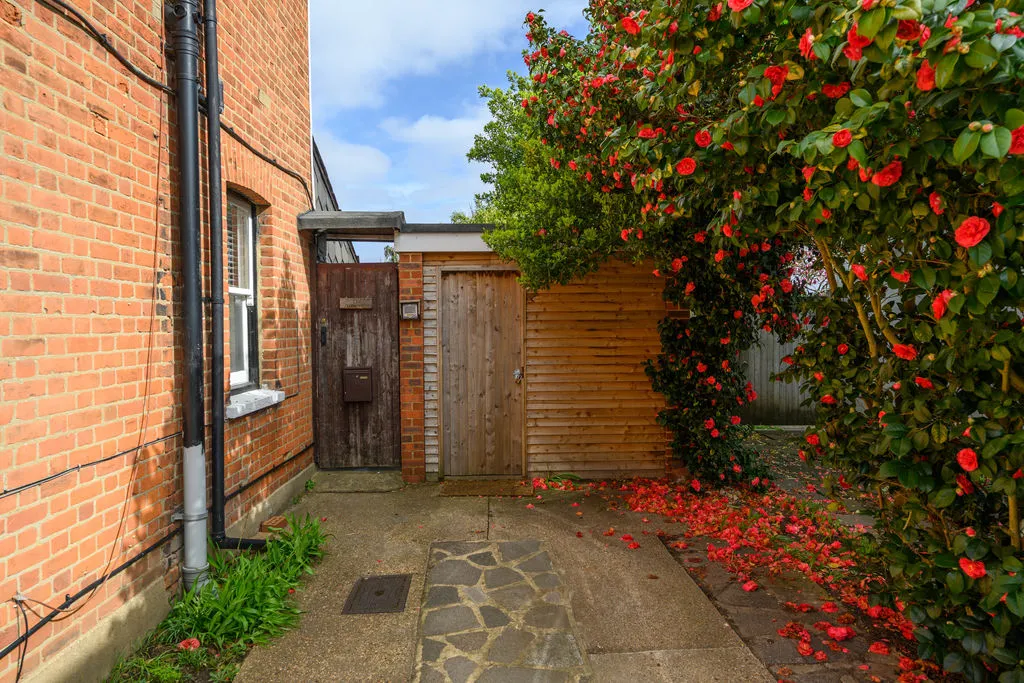 Cambridge Road, Walton-On-Thames KT12 2DP, photo 19