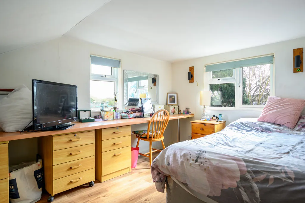 Cambridge Road, Walton-On-Thames KT12 2DP, photo 18
