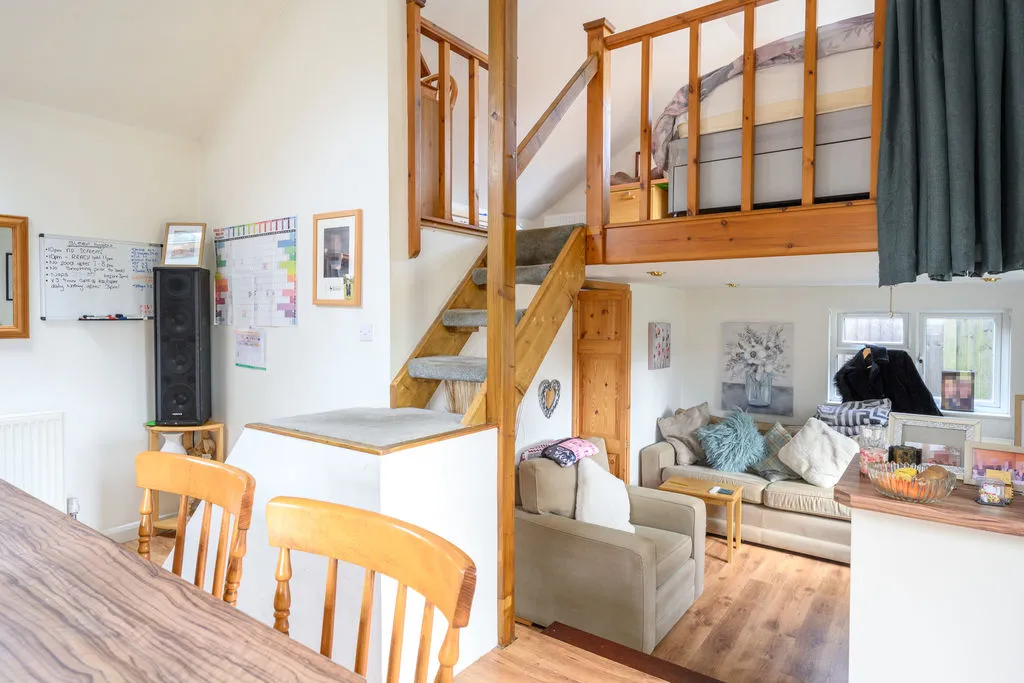 Cambridge Road, Walton-On-Thames KT12 2DP, photo 17