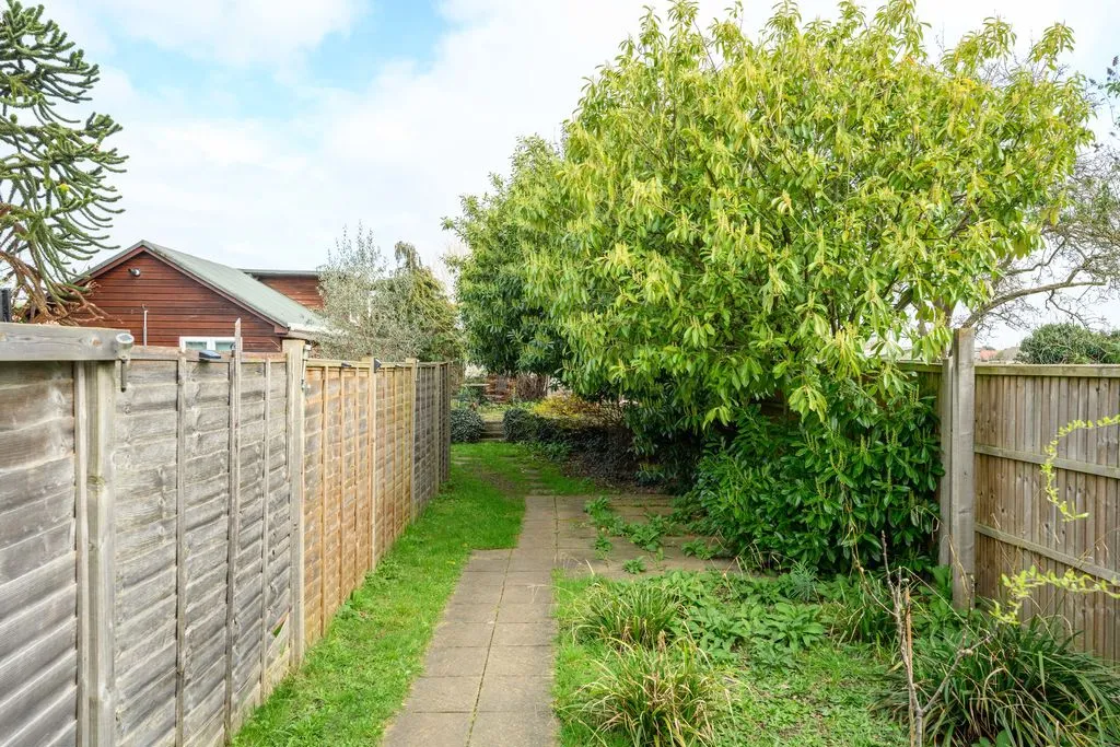 Cambridge Road, Walton-On-Thames KT12 2DP, photo 16