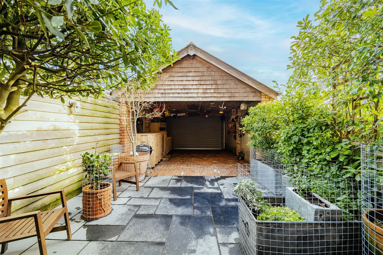 Gladstone Road, Barry, CF62 8ND, photo 4