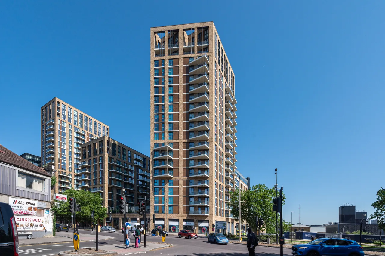 2 bed flat for sale, London, SE18