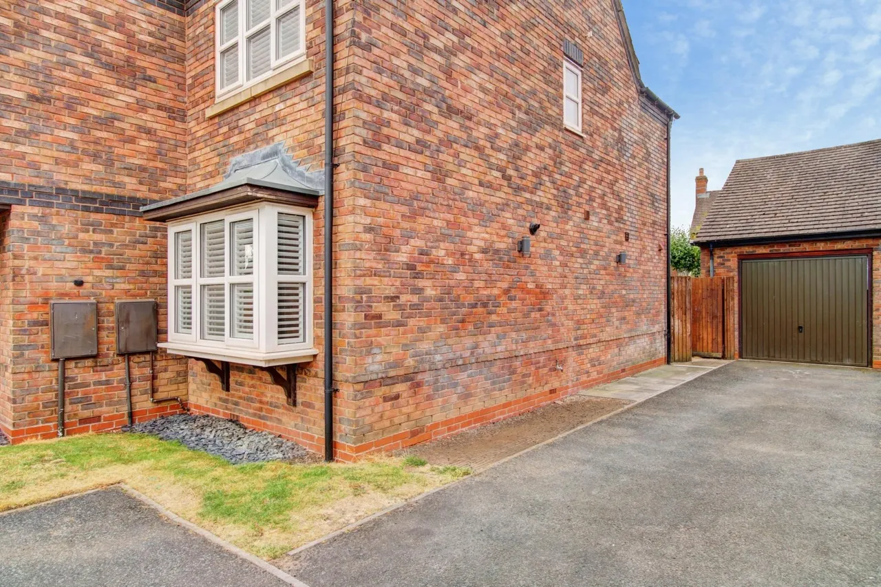 Mitchell Close, Lichfield, WS13, photo 30