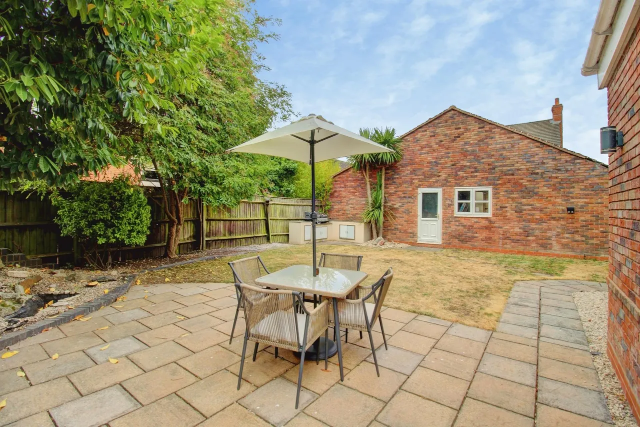Mitchell Close, Lichfield, WS13, photo 28