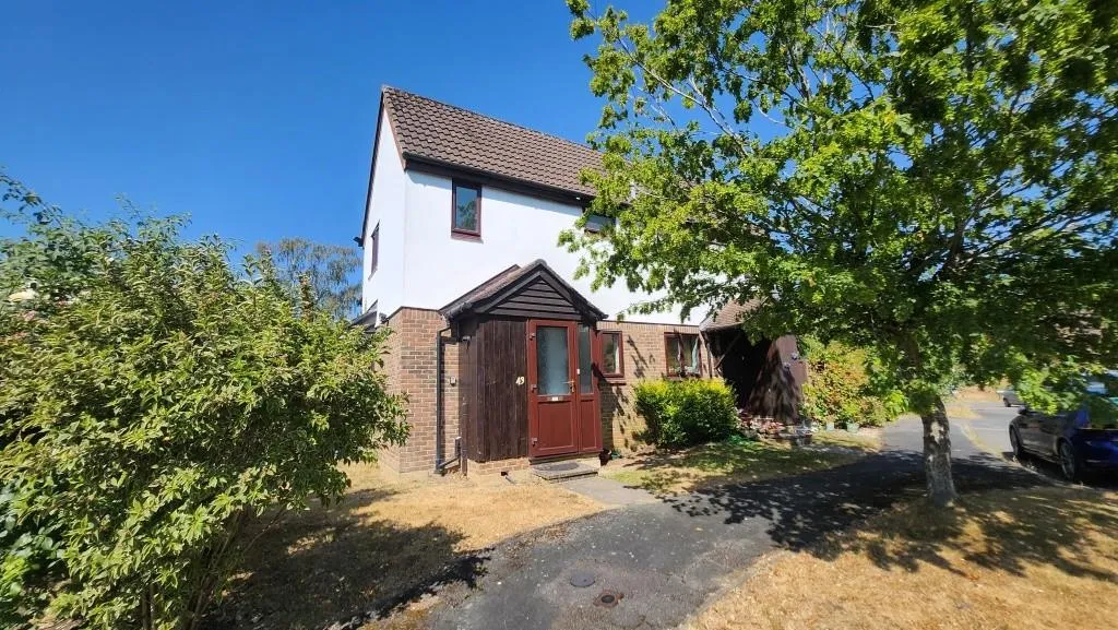 1 bed house for sale, Treelands, North Holmwood, RH5