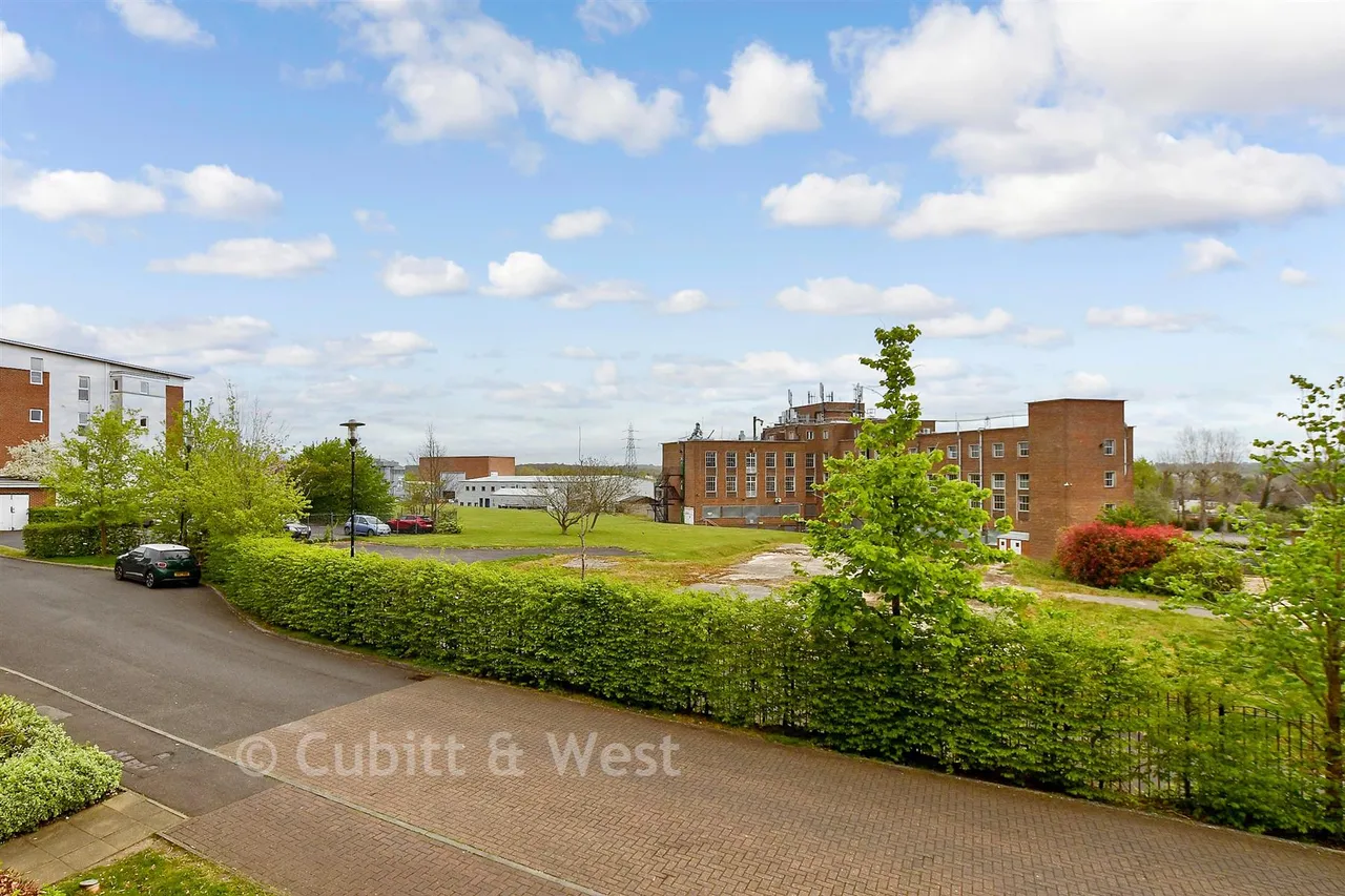 Park View Road, Leatherhead, KT22, photo 11