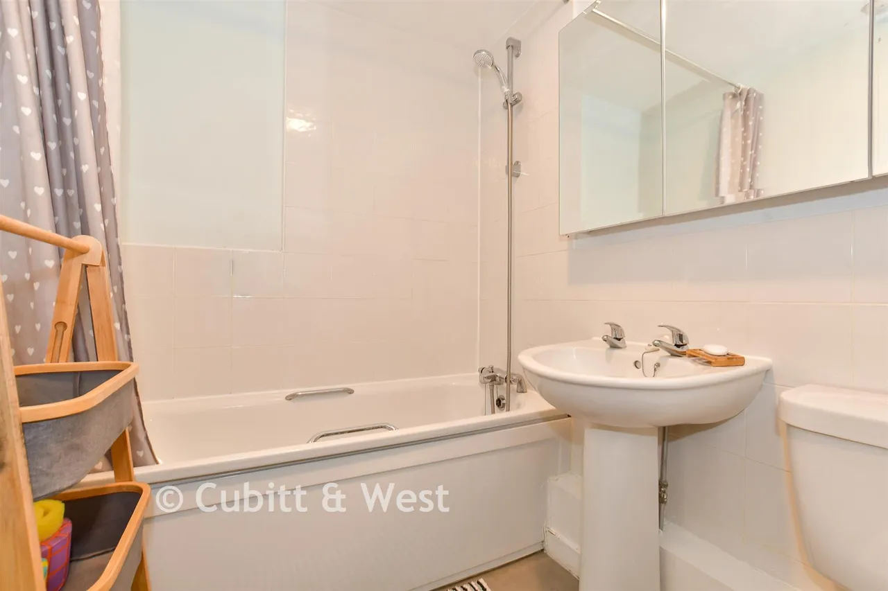 Park View Road, Leatherhead, KT22, photo 9