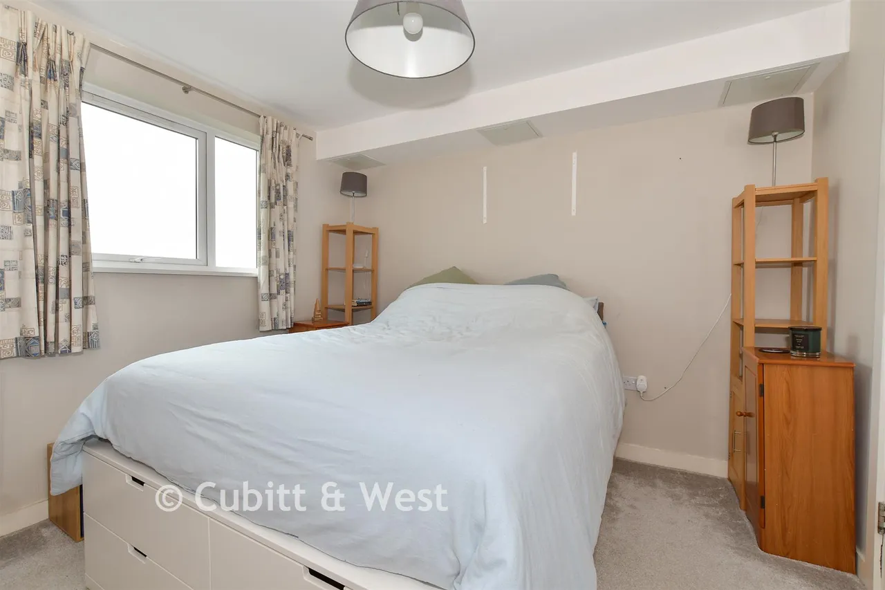 Park View Road, Leatherhead, KT22, photo 4