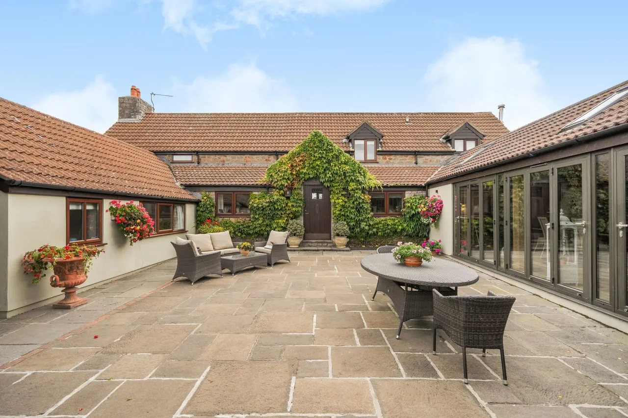 Westfield Lodge, Claverham - BS49 4QB - superb country residence with 8 acres & equestrian potential, photo 17