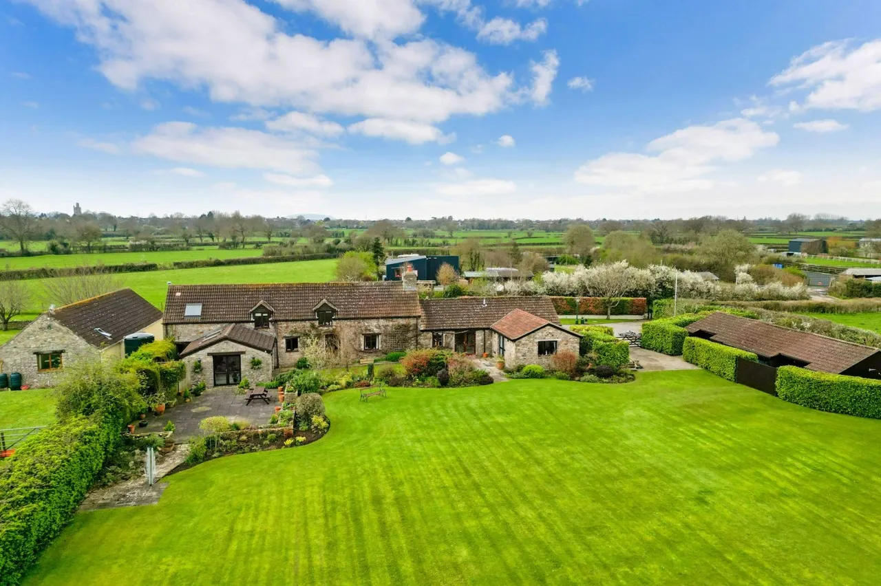 Westfield Lodge, Claverham - BS49 4QB - superb country residence with 8 acres & equestrian potential, photo 18