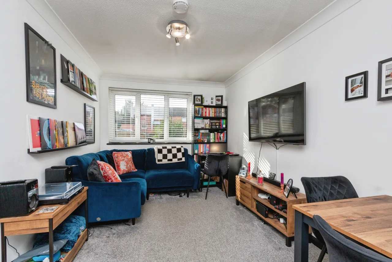 Dudley Close, Bordon, photo 3