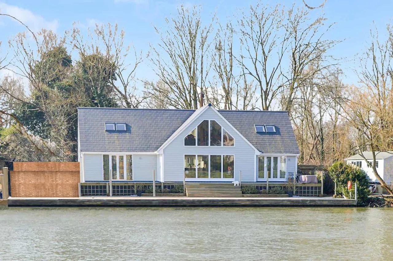 Riverside, Staines upon Thames, TW18, photo 15