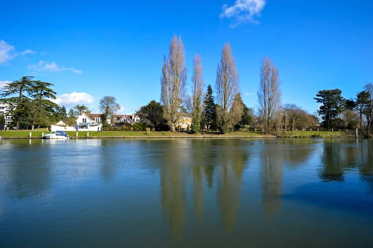 Riverside, Staines upon Thames, TW18, photo 14