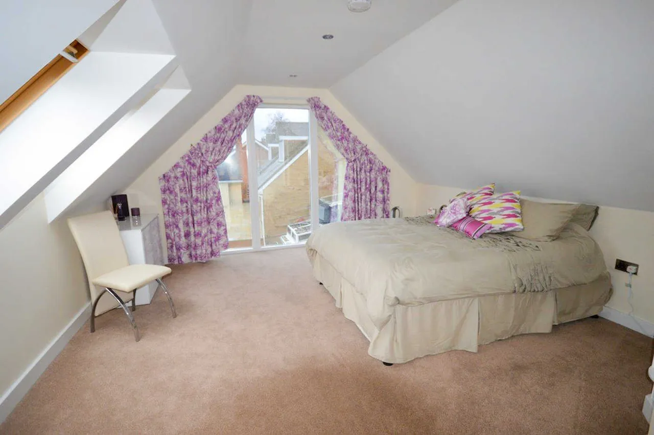 Riverside, Staines upon Thames, TW18, photo 10