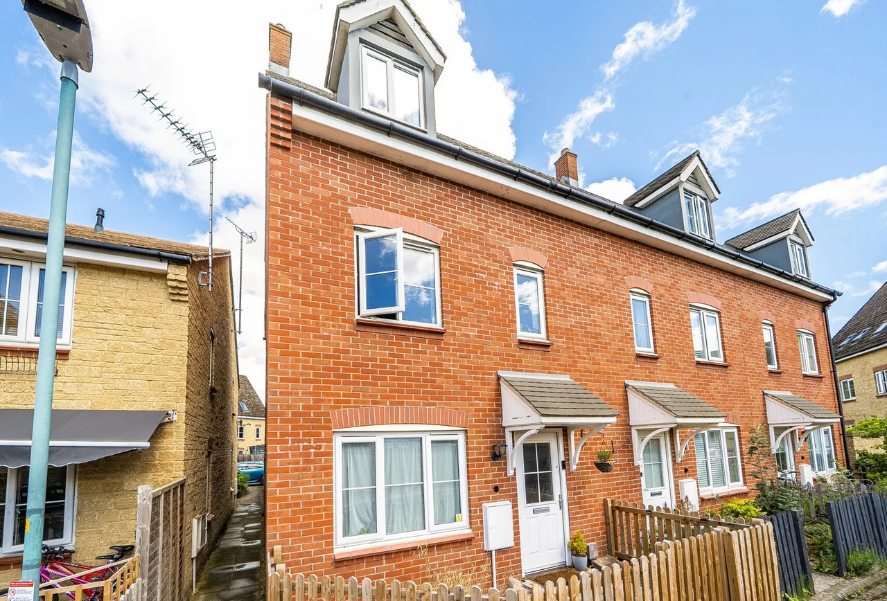 3 bed house for sale — West Way, Gloucestershire, Bishops Cleeve, GL52 8SG