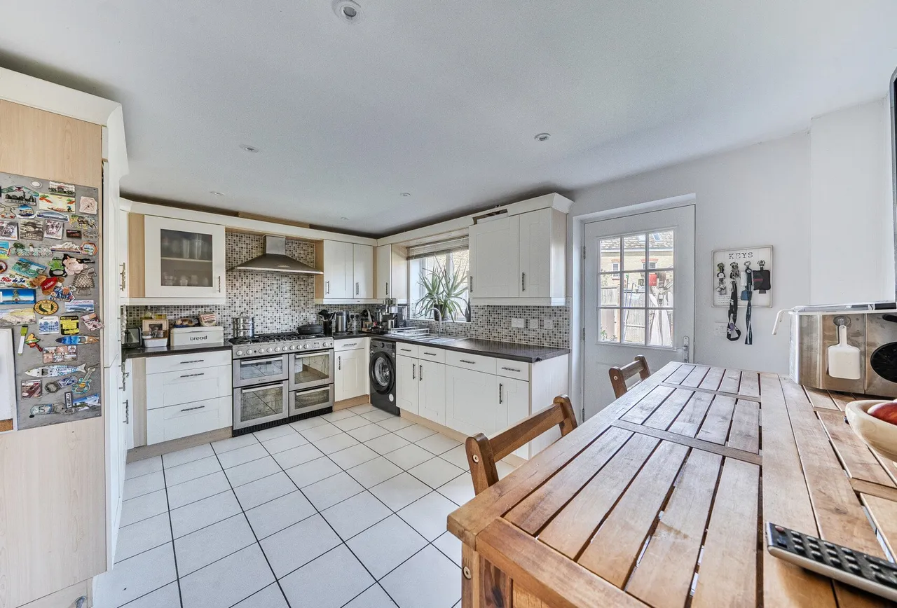 West Way, Gloucestershire, Bishops Cleeve, GL52 8SG, photo 2
