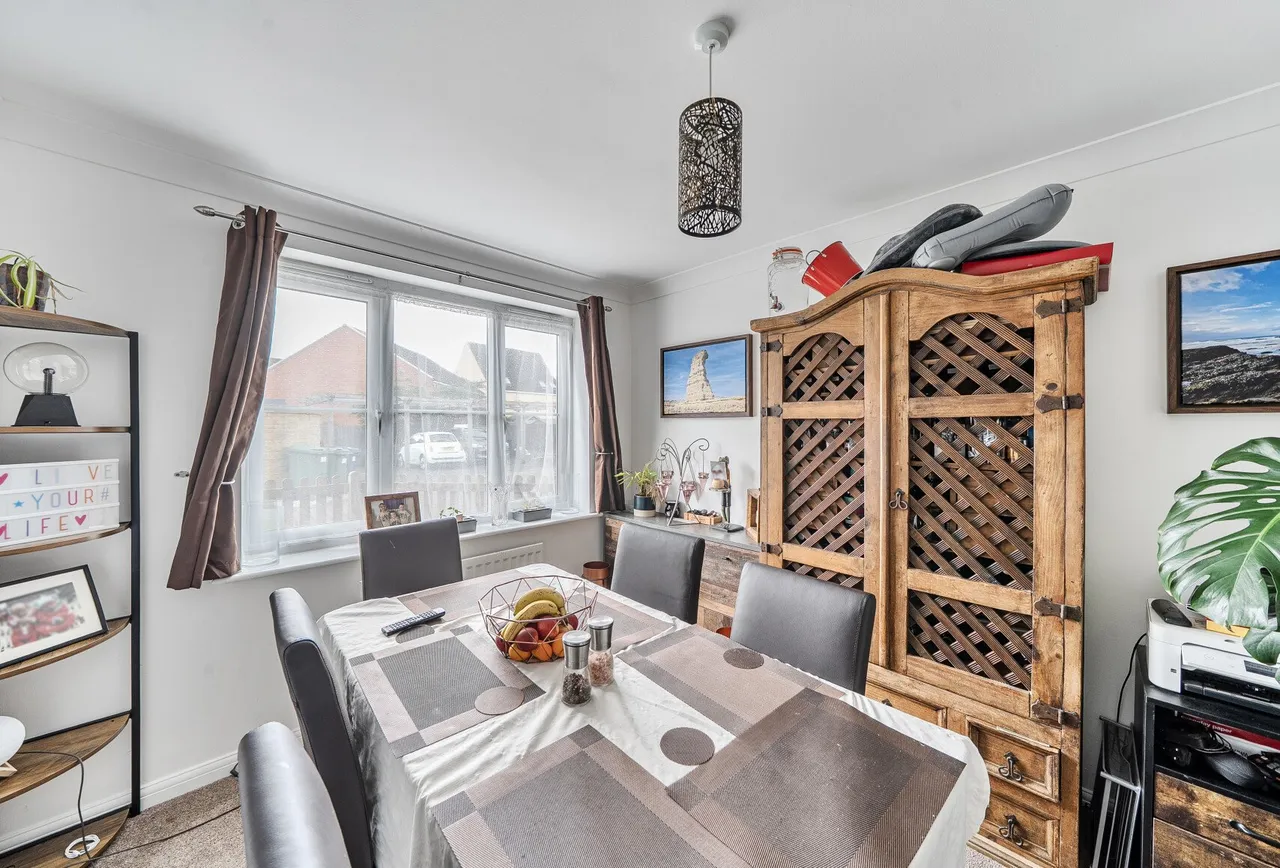 West Way, Gloucestershire, Bishops Cleeve, GL52 8SG, photo 4