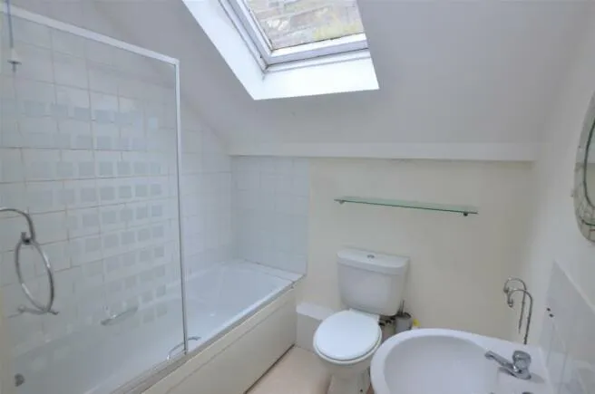 Castle Hill Court, PL31, photo 4