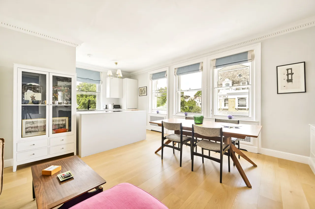 Flat 2, 9 Redcliffe Square, London, photo 3