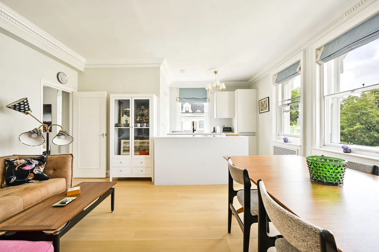 Flat 2, 9 Redcliffe Square, London, photo 6
