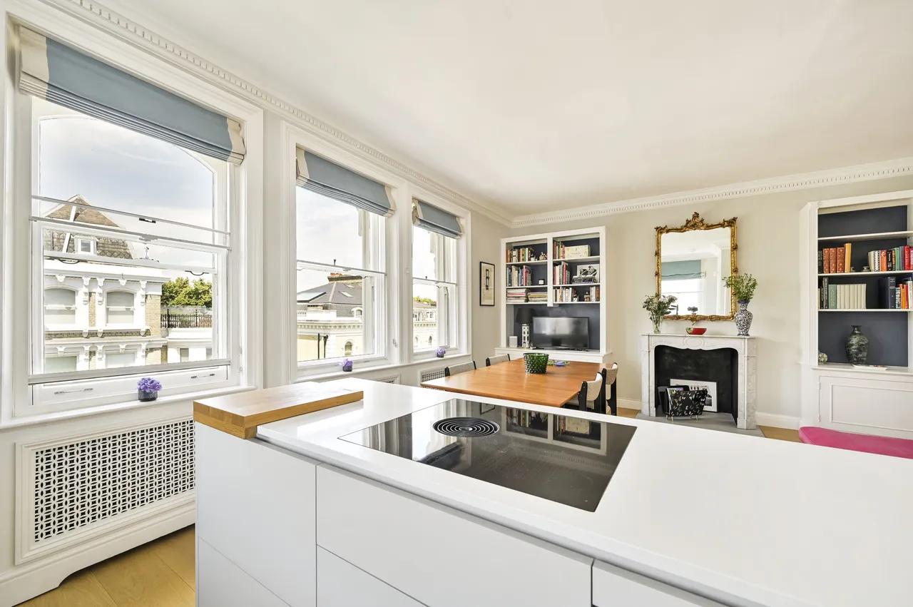 Flat 2, 9 Redcliffe Square, London, photo 12