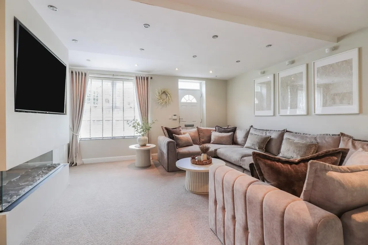 Church Street, Ecclesfield, S35, photo 5