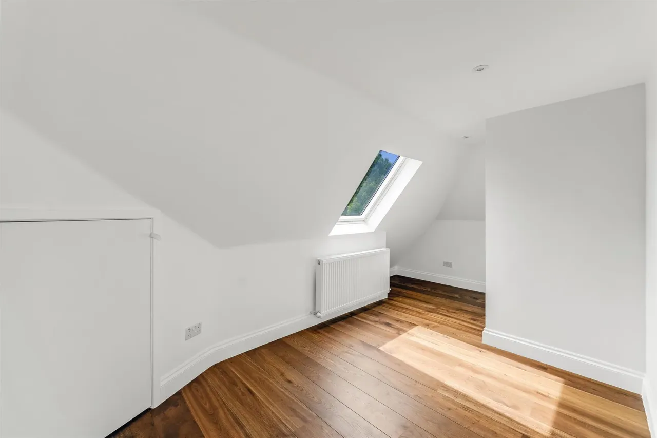 Silverthorn Gardens, North Chingford, E4 8BP, photo 50