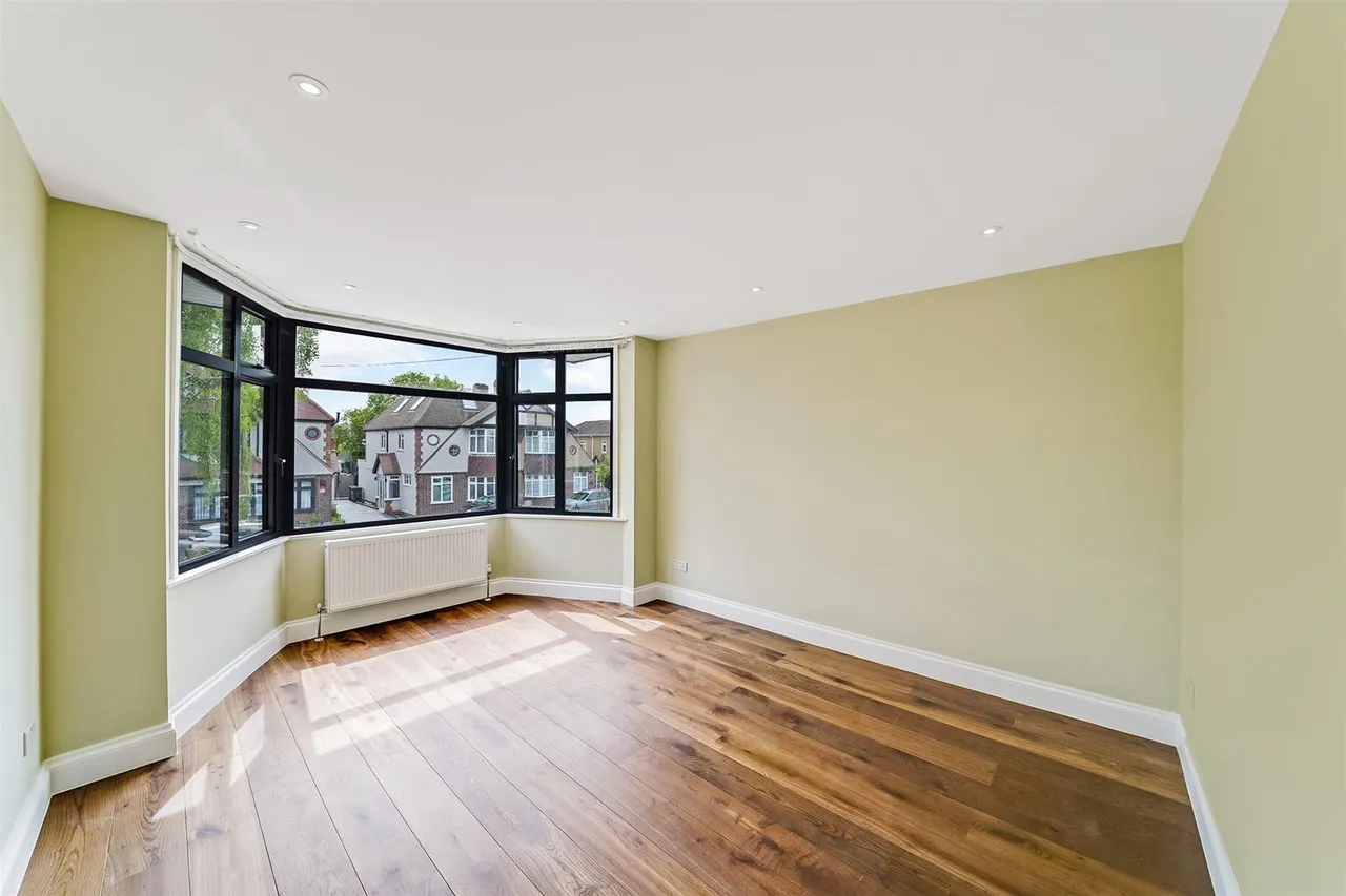 Silverthorn Gardens, North Chingford, E4 8BP, photo 14