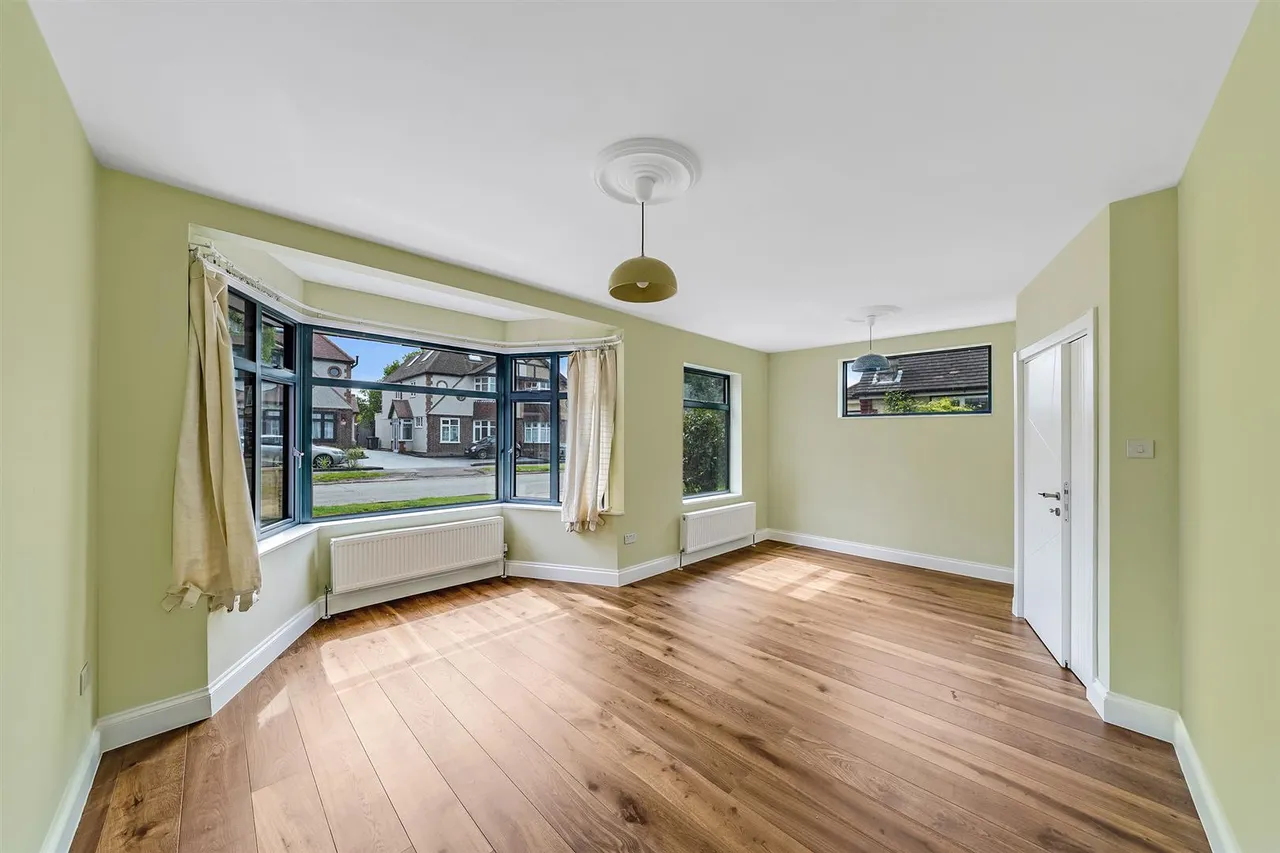 Silverthorn Gardens, North Chingford, E4 8BP, photo 4