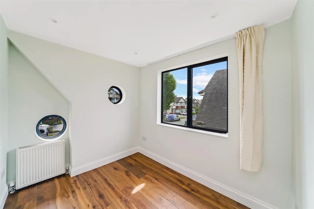 Silverthorn Gardens, North Chingford, E4 8BP, photo 43