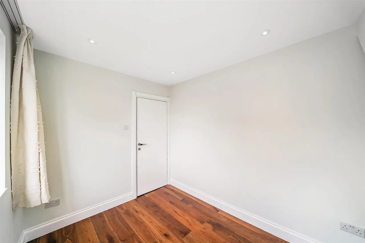 Silverthorn Gardens, North Chingford, E4 8BP, photo 22