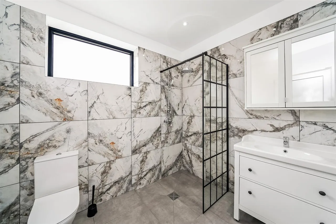 Silverthorn Gardens, North Chingford, E4 8BP, photo 7