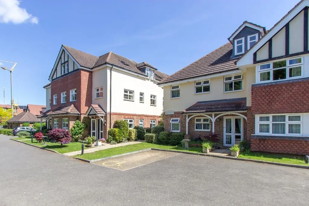 1 bed flat to rent, Wren Court, Warlingham