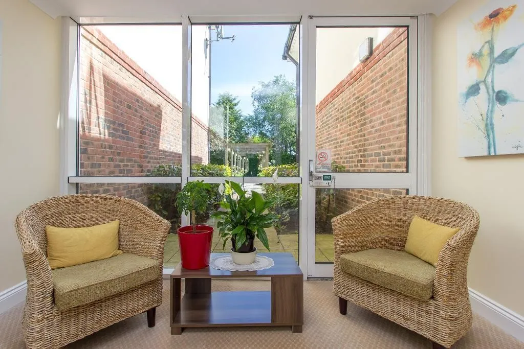 Wren Court, Warlingham, photo 11