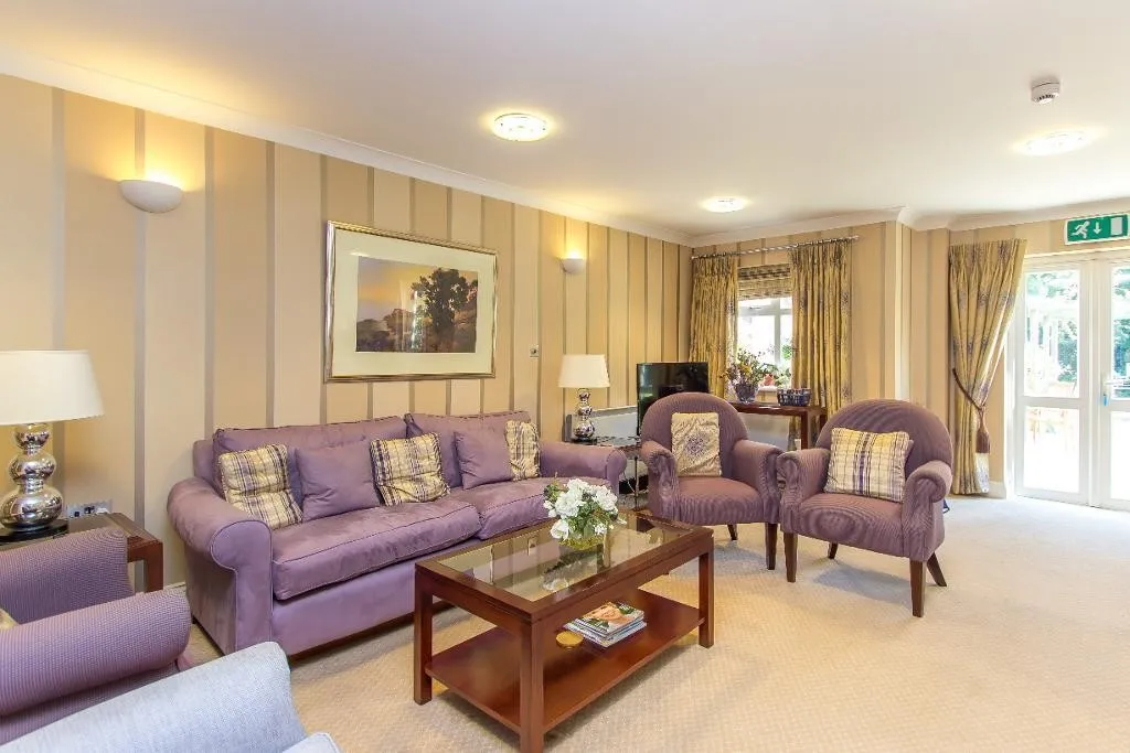 Wren Court, Warlingham, photo 13