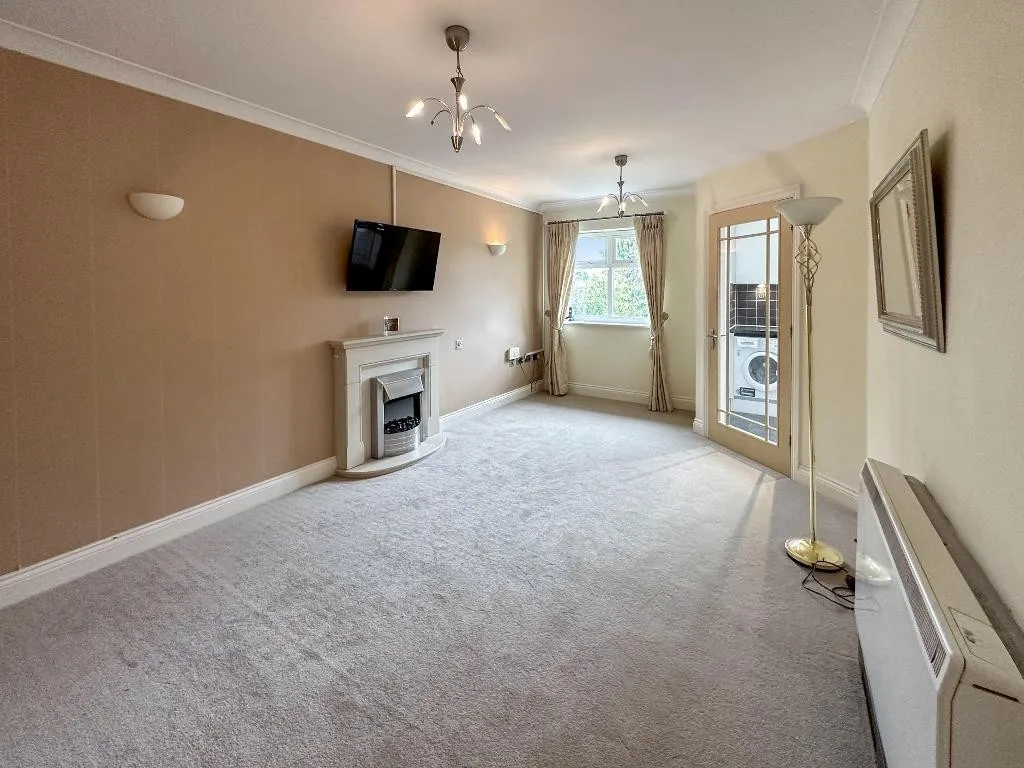 Wren Court, Warlingham, photo 2