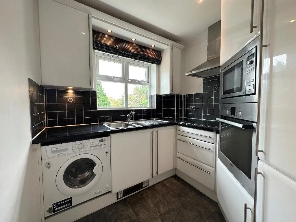 Wren Court, Warlingham, photo 5
