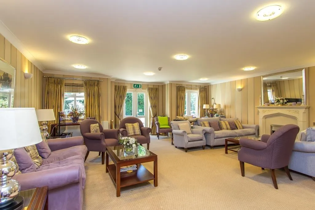 Wren Court, Warlingham, photo 12