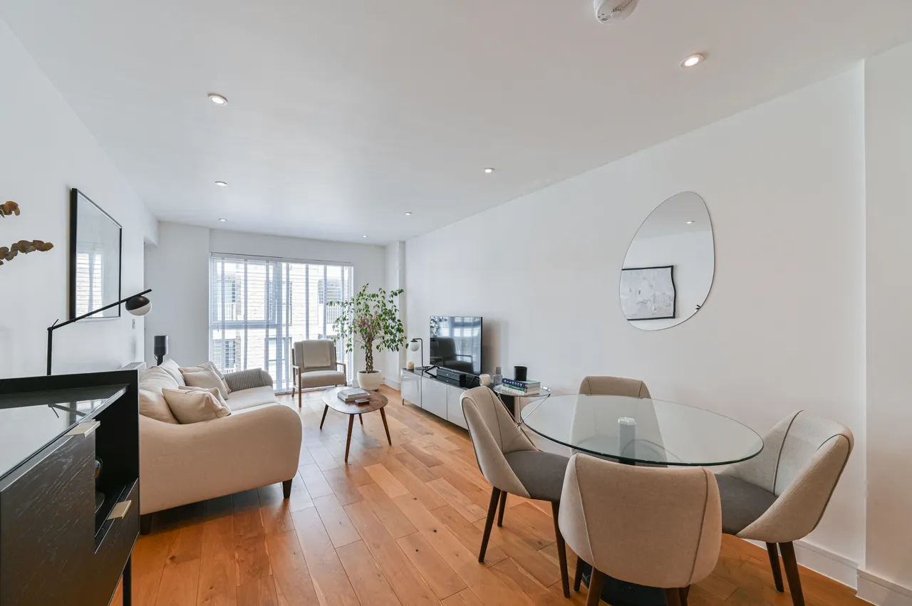 Flat 33, 10 Fairbourne Road (25%), LONDON, photo 2