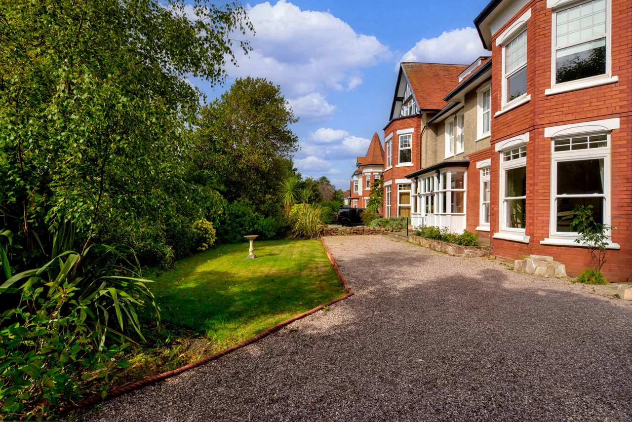 Clevelands, Meols Drive, West Kirby, photo 10