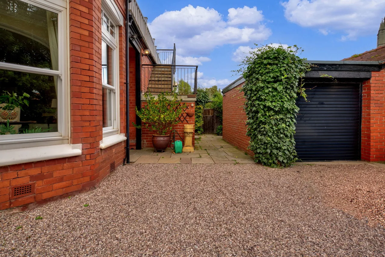 Clevelands, Meols Drive, West Kirby, photo 11