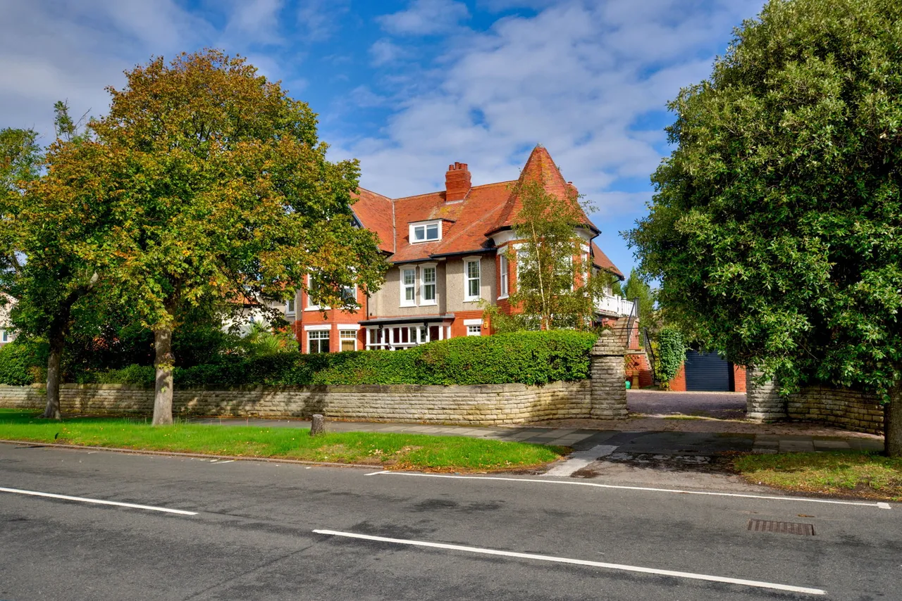 Clevelands, Meols Drive, West Kirby, photo 12