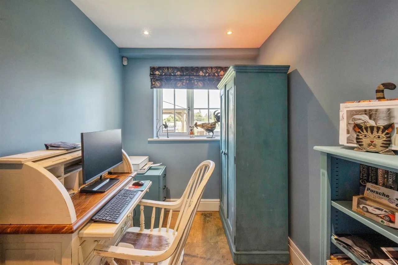 Sandtoft Road, Thorne, Doncaster, photo 8
