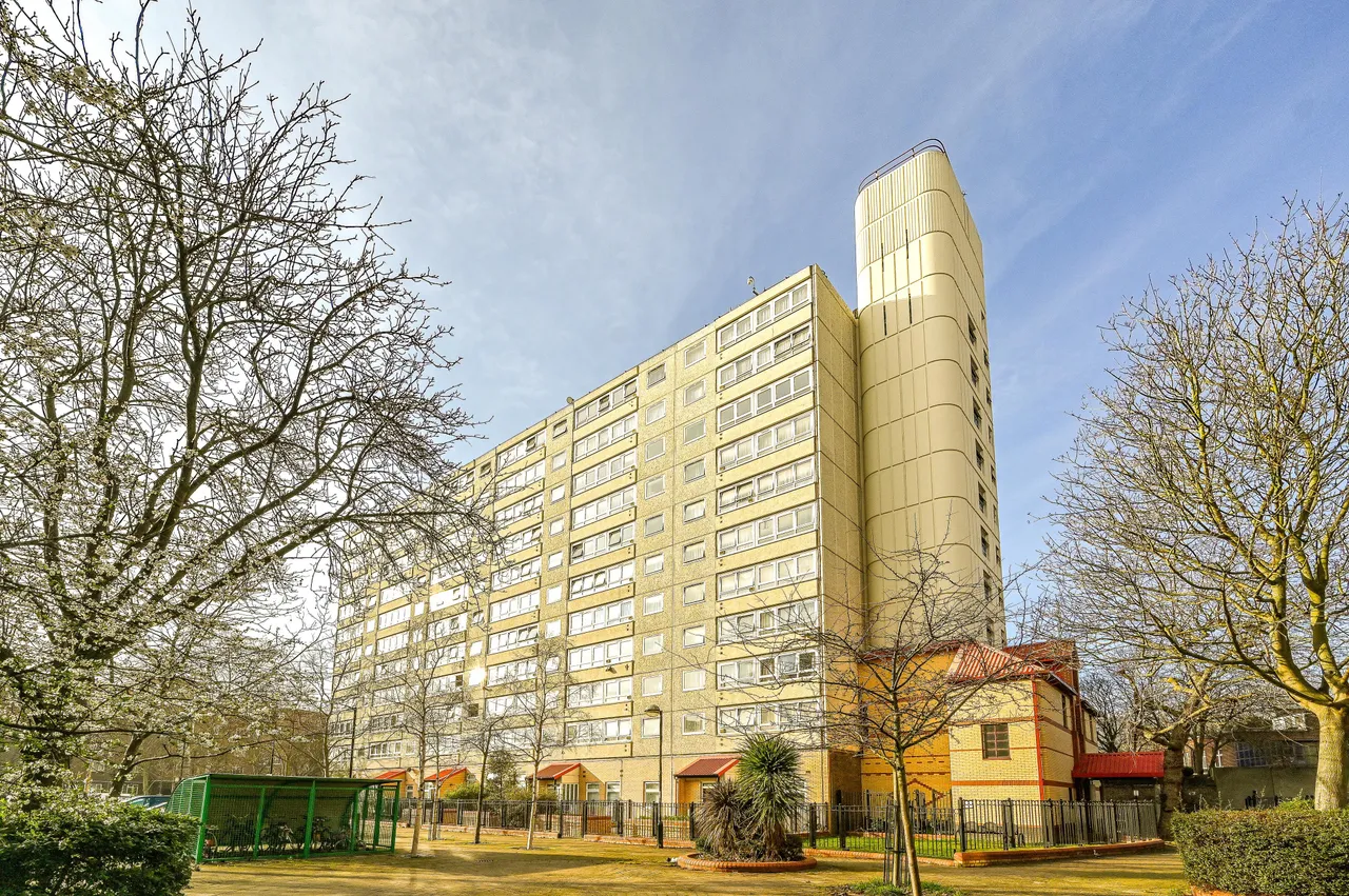 London, SW11, photo 9